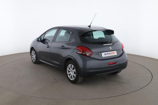 Peugeot 208 image 7