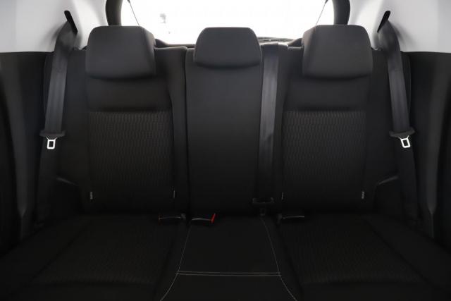 Peugeot 208 image 8