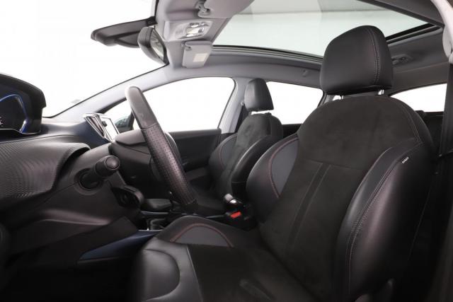 Peugeot 2008 image 2