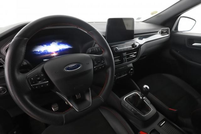 Ford Kuga image 1