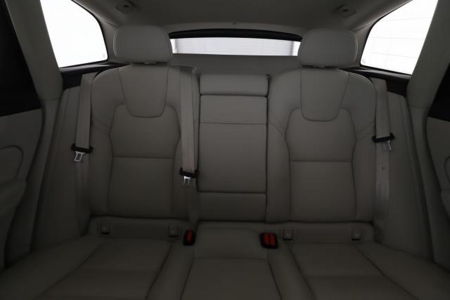 Volvo Xc60 image 2
