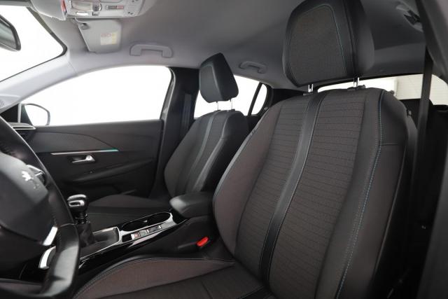 Peugeot 208 image 8