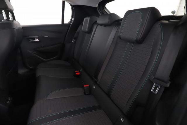Peugeot 208 image 6