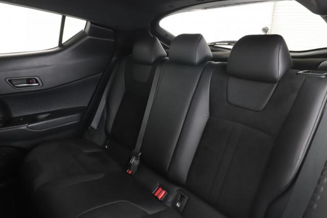 Toyota C-Hr image 6