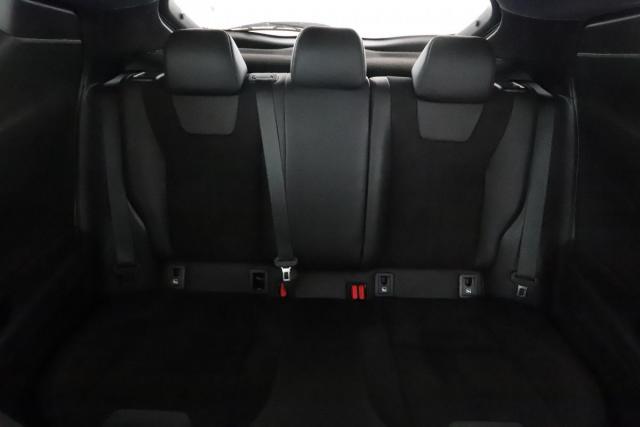 Toyota C-Hr image 7