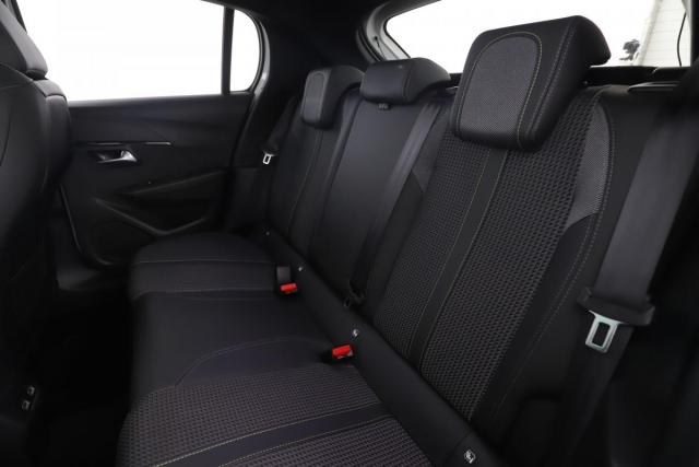 Peugeot 208 image 2