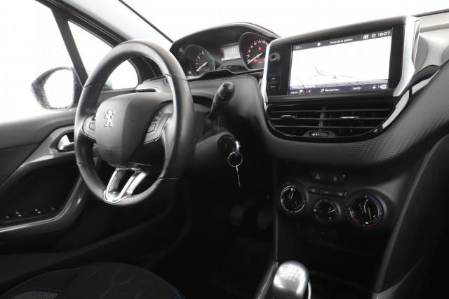 Peugeot 2008 image 6