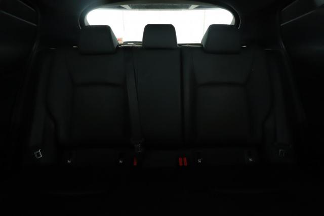 Toyota C-Hr image 3