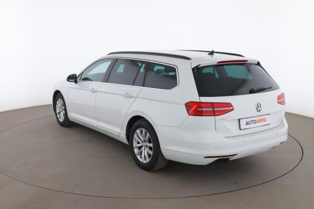 Volkswagen Passat Sw image 2
