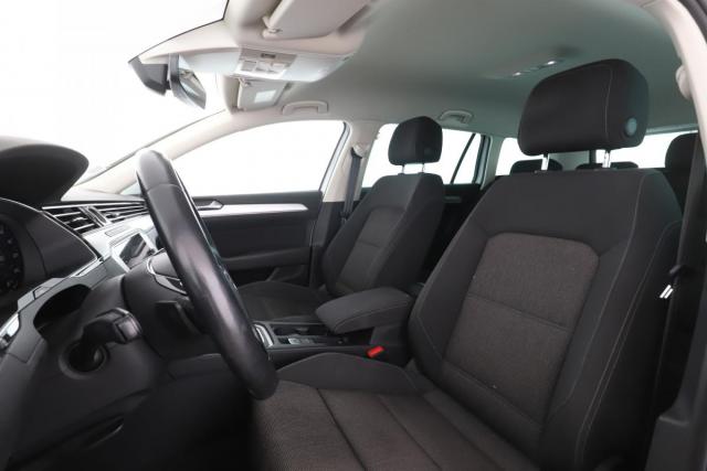 Volkswagen Passat Sw image 4