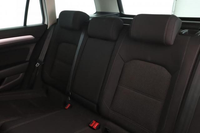 Volkswagen Passat Sw image 8