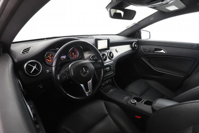 Mercedes Benz Cla image 8