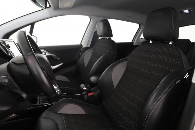Peugeot 2008 image 3