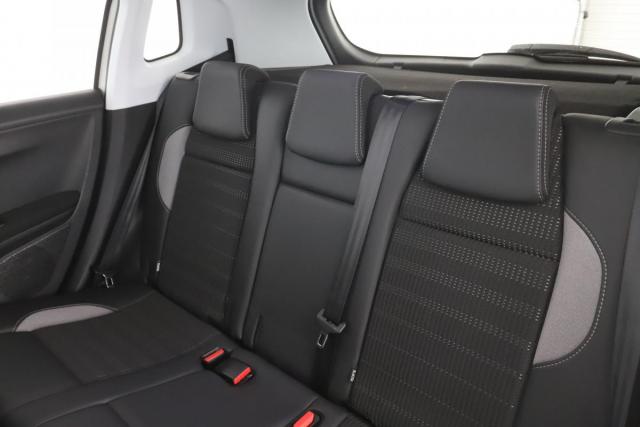 Peugeot 2008 image 9