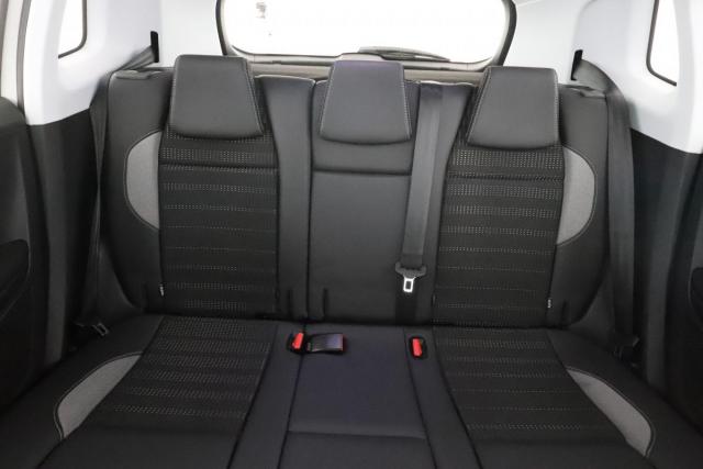 Peugeot 2008 image 8