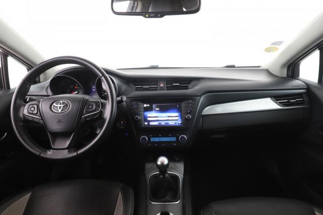 Toyota Avensis image 7