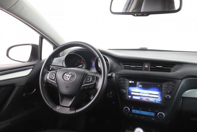 Toyota Avensis image 6