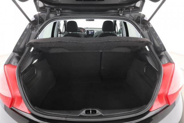 Peugeot 208 image 4