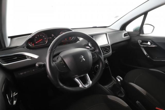 Peugeot 208 image 6