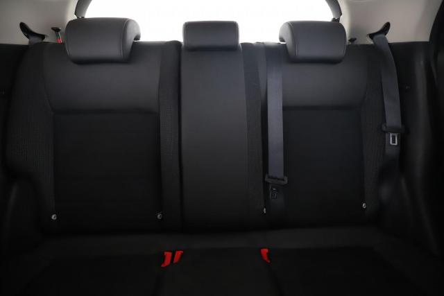 Nissan Juke image 9