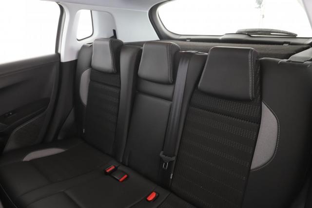 Peugeot 2008 image 7