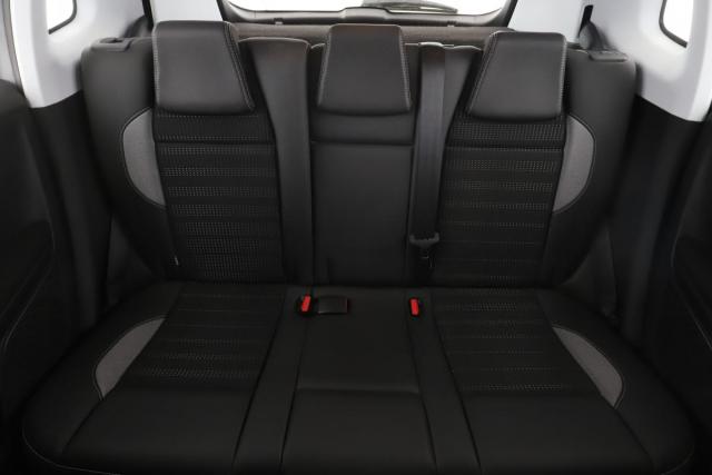 Peugeot 2008 image 3