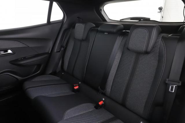Peugeot 2008 image 3
