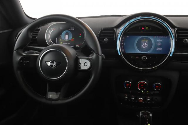Mini Clubman image 3