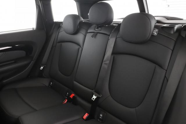 Mini Clubman image 8