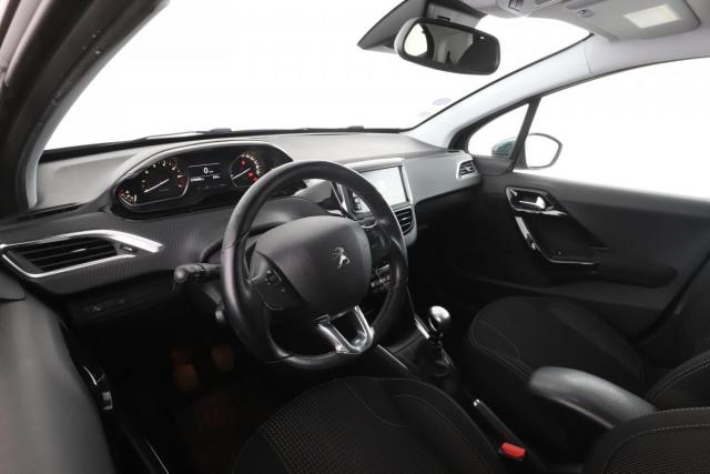 Peugeot 208 image 5
