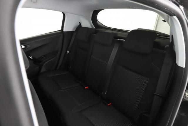 Peugeot 208 image 9