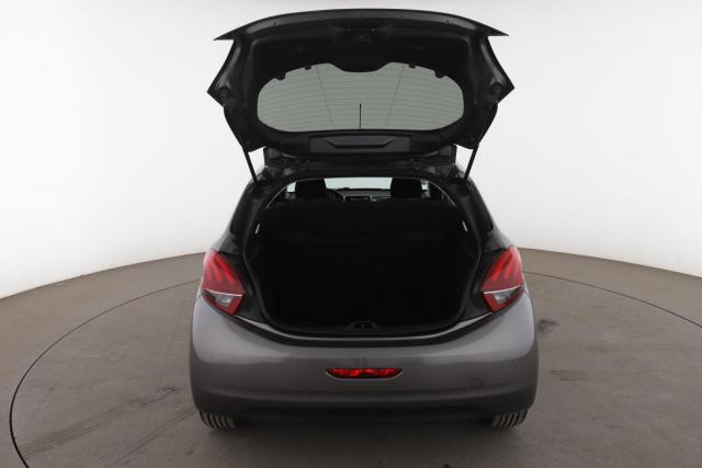 Peugeot 208 image 2