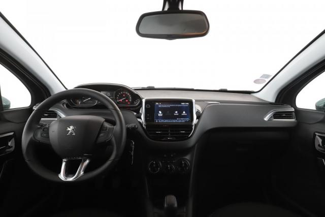 Peugeot 208 image 3