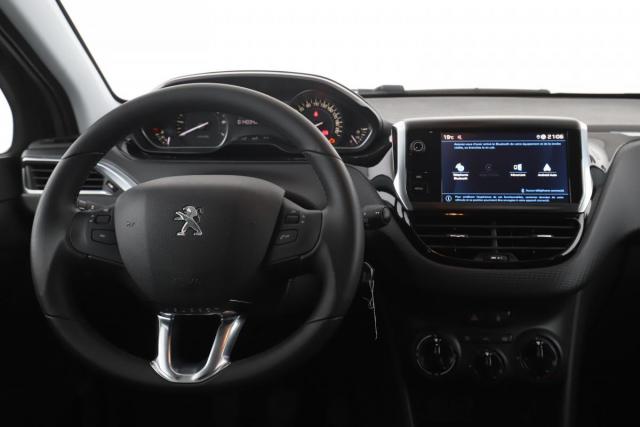 Peugeot 208 image 1