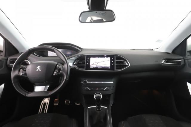 Peugeot 308 image 2