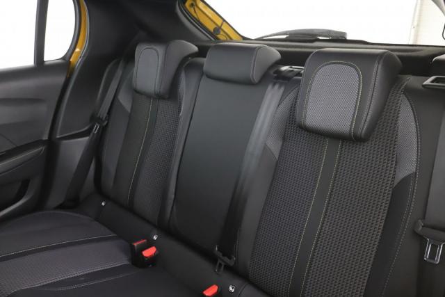 Peugeot 208 image 9