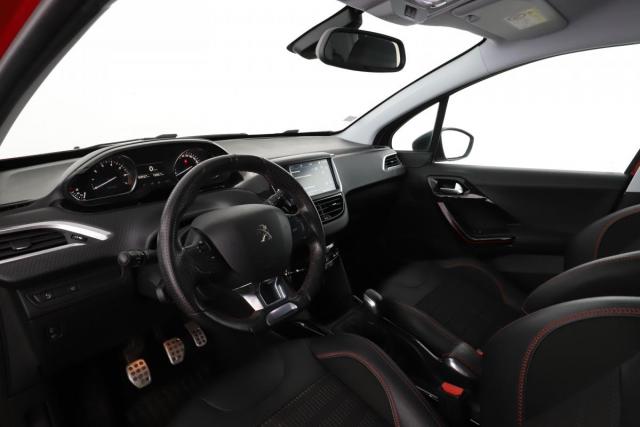 Peugeot 2008 image 8