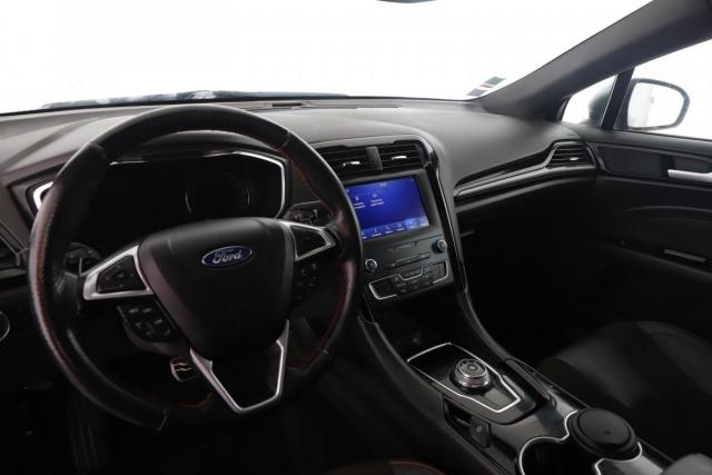 Ford Mondeo image 2
