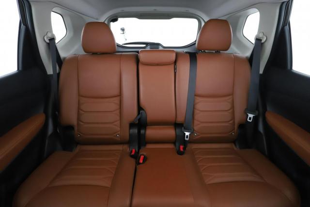 Nissan X-Trail image 1