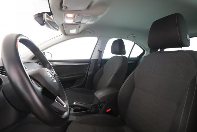 Skoda Octavia image 2