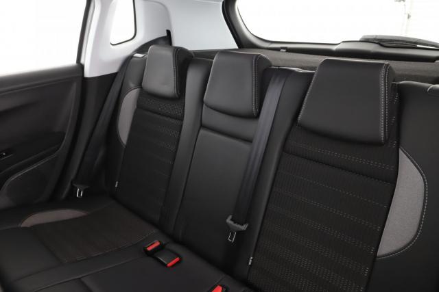 Peugeot 2008 image 8