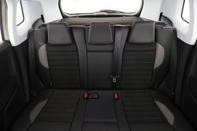 Peugeot 2008 image 2