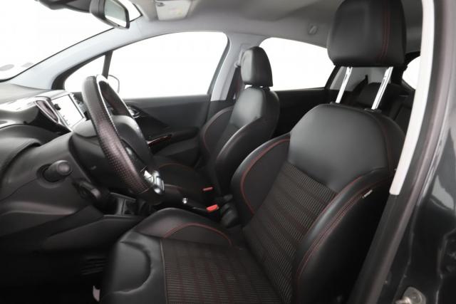 Peugeot 208 image 4