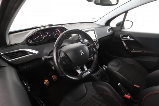 Peugeot 208 image 1