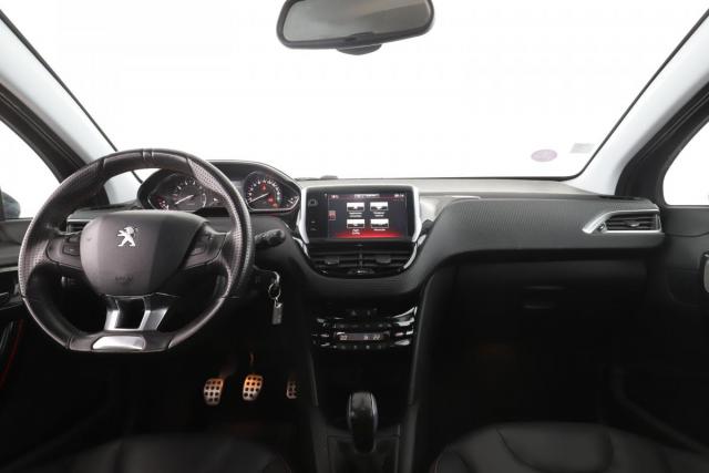 Peugeot 208 image 8