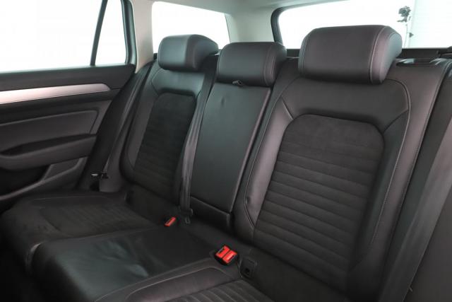Volkswagen Passat Sw image 9