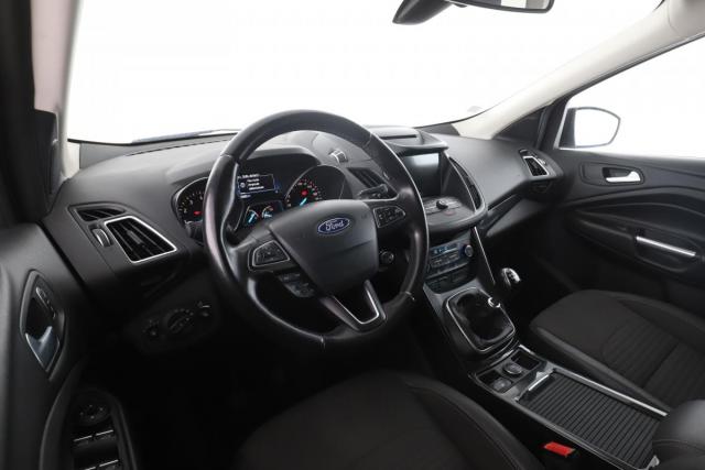 Ford Kuga image 3