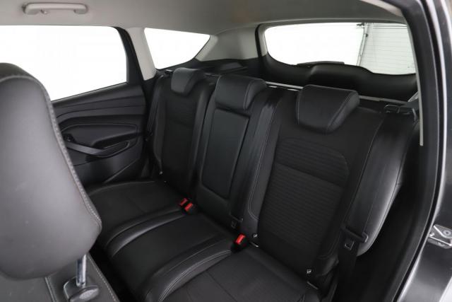 Ford Kuga image 1