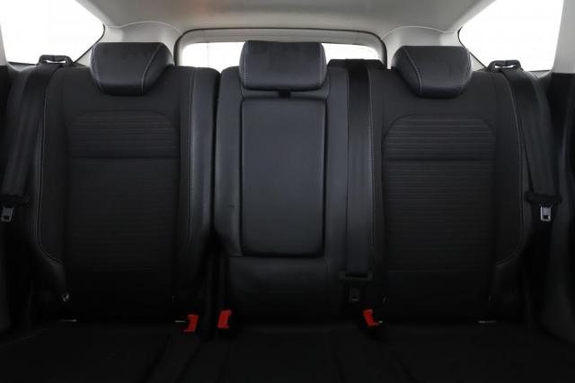 Ford Kuga image 4