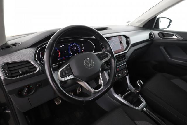 Volkswagen T-Cross image 2